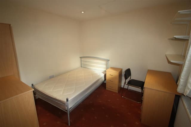218, Heeley Road - Image 5