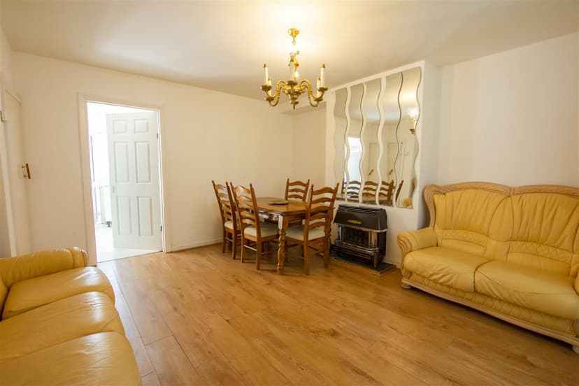 88, Poole Crescent - Image 15