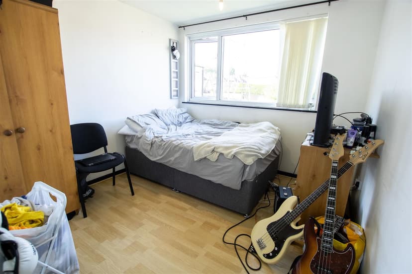 5, Herons Way - Image 3