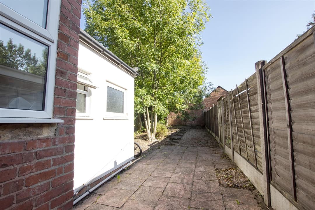 140, Raddlebarn Road
