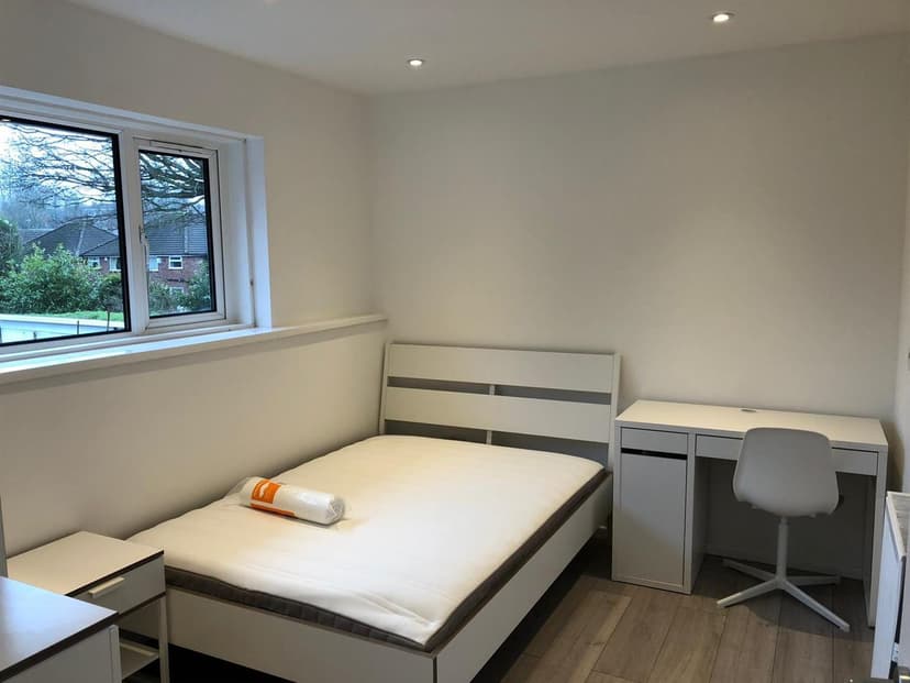 136, Fladbury Crescent - Image 7