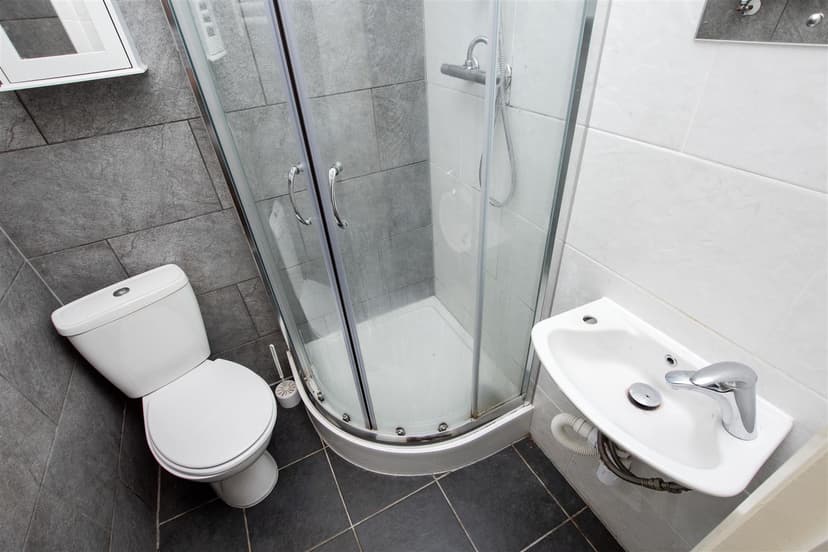 231, Heeley Road - Image 3