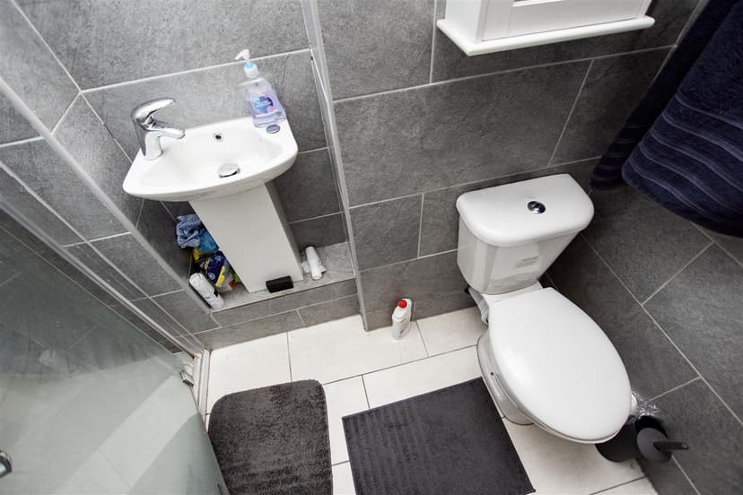 231, Heeley Road - Image 2