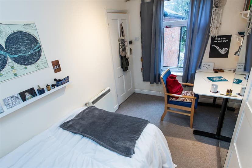 283, Dawlish Road - Image 14