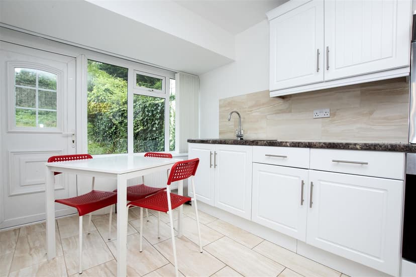 107, Reservoir Road - Image 8