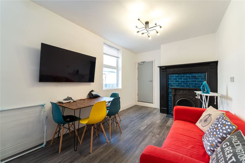 32, Strensham Road - Image 10