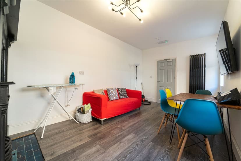 32, Strensham Road - Image 9