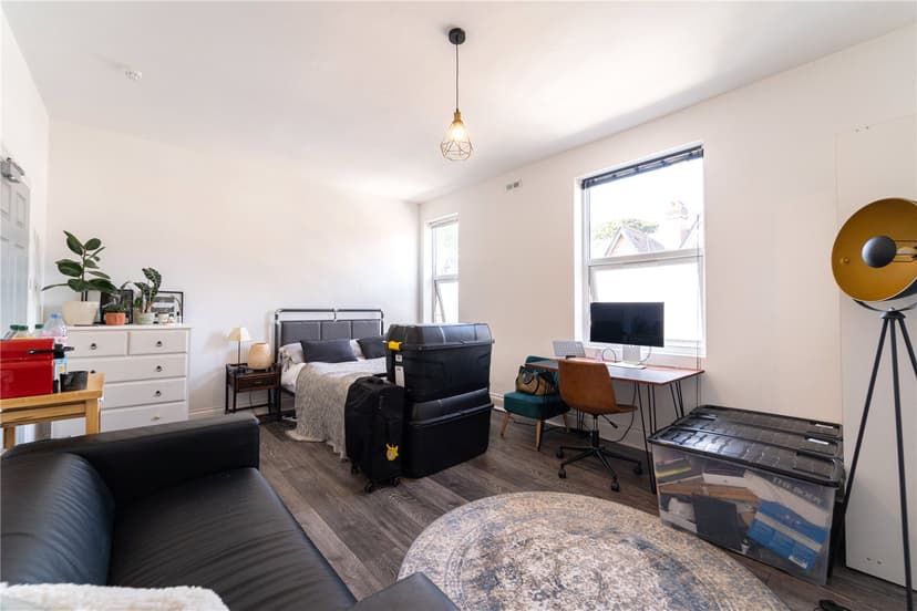 32, Strensham Road - Image 4