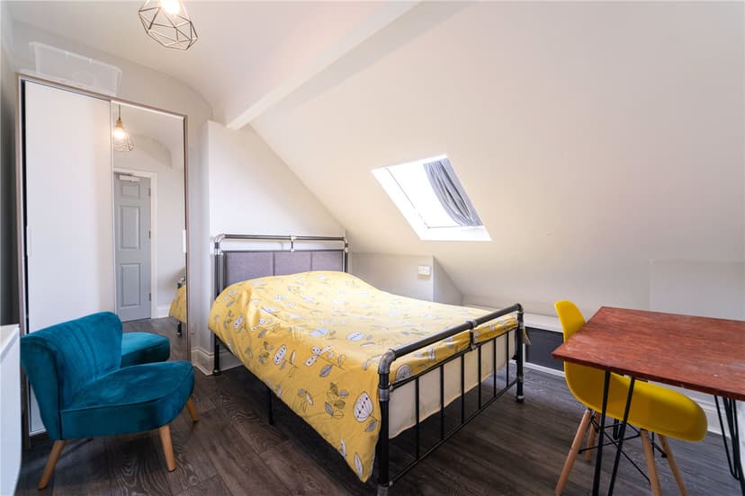 32, Strensham Road - Image 3