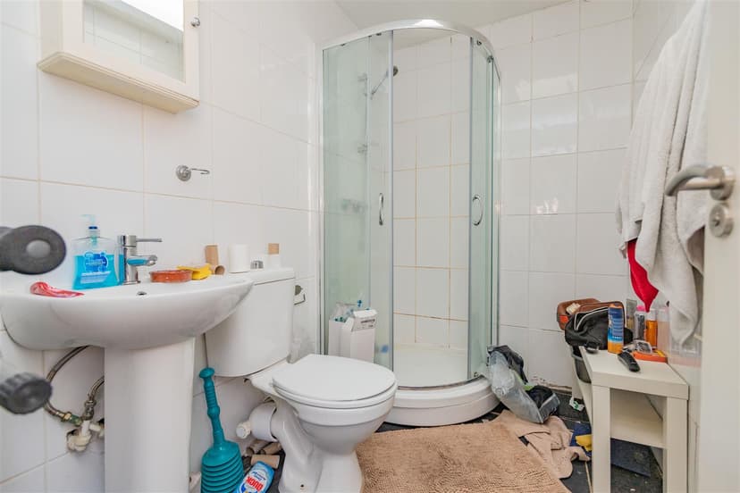 163, Hubert Road - Image 2