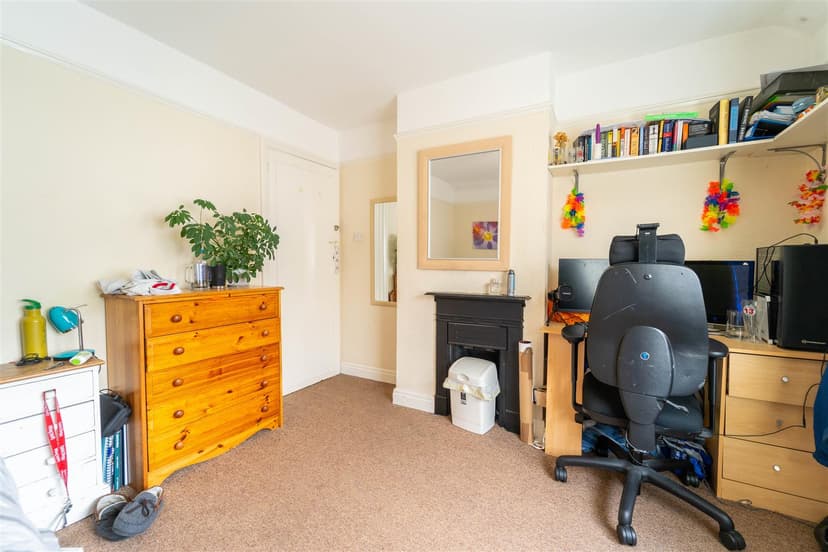 56, Reservoir Road - Image 10