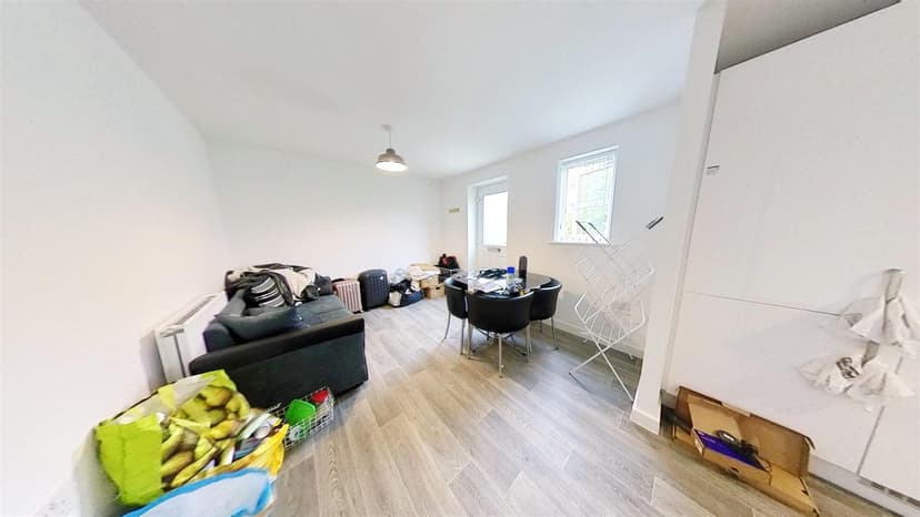 Apartment 2, Bowthorpe Court, Escelie Way - Image 6