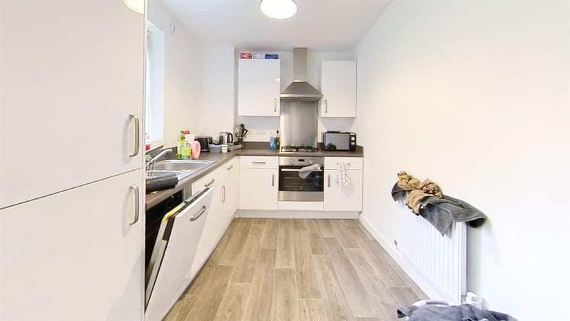 Apartment 2, Bowthorpe Court, Escelie Way - Image 4