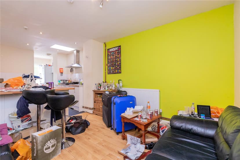 218, Hubert Road - Image 19