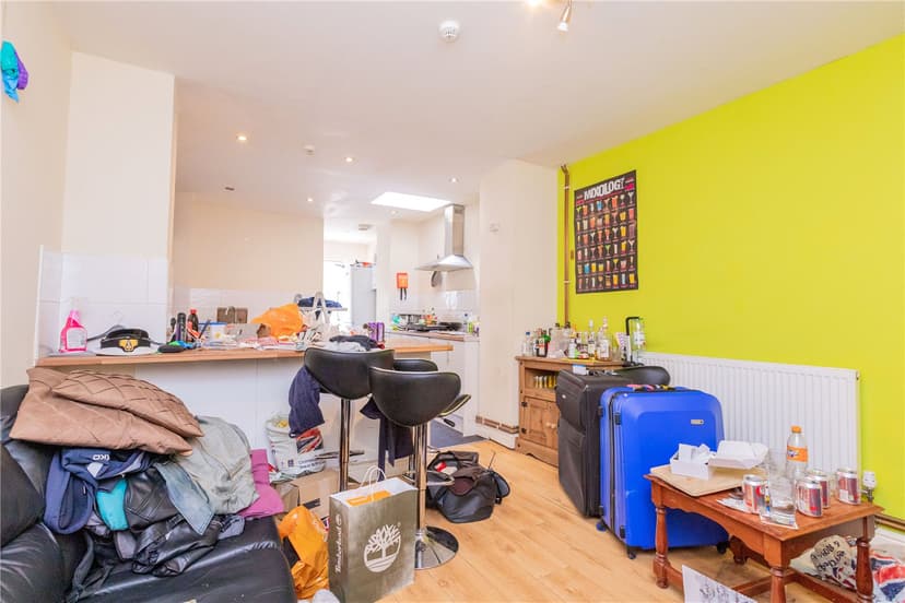 218, Hubert Road - Image 18