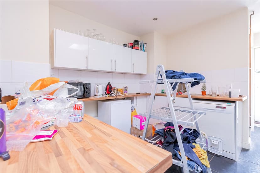 218, Hubert Road - Image 17