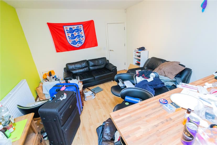 218, Hubert Road - Image 15