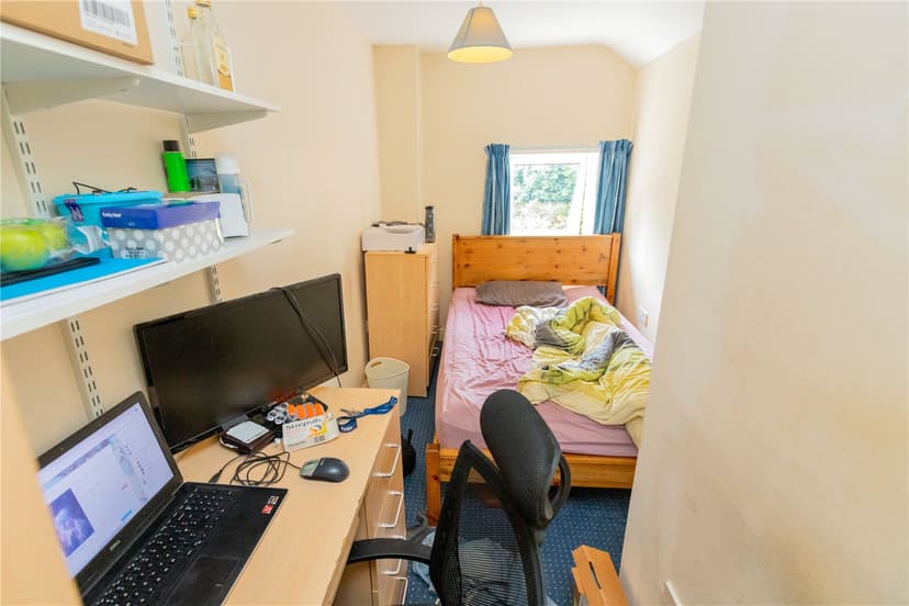 218, Hubert Road - Image 6