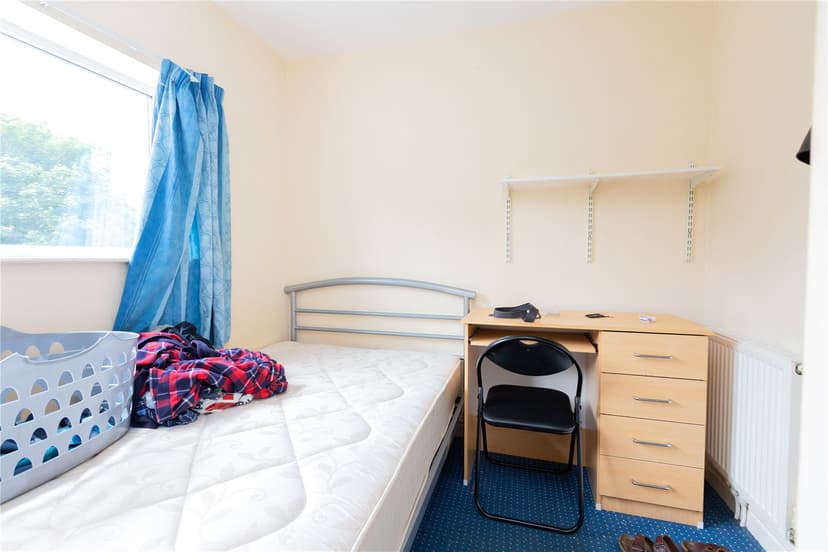 218, Hubert Road - Image 3