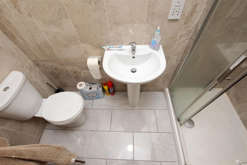 2a, Katie Road - Image 4