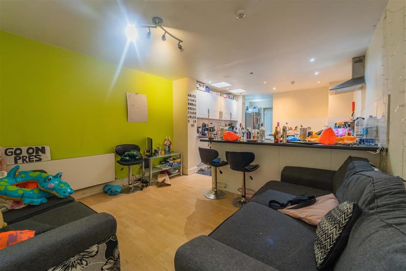 211, Heeley Road - Image 11