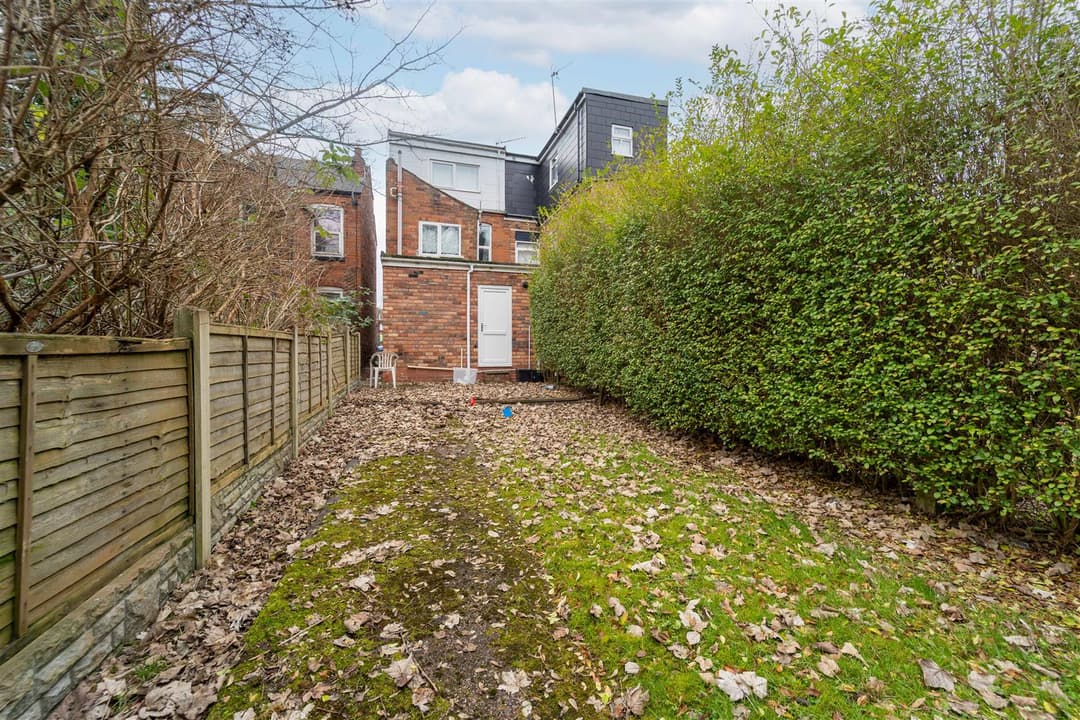 211, Heeley Road