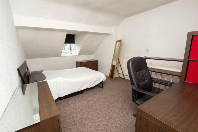 834, Pershore Road - Image 2