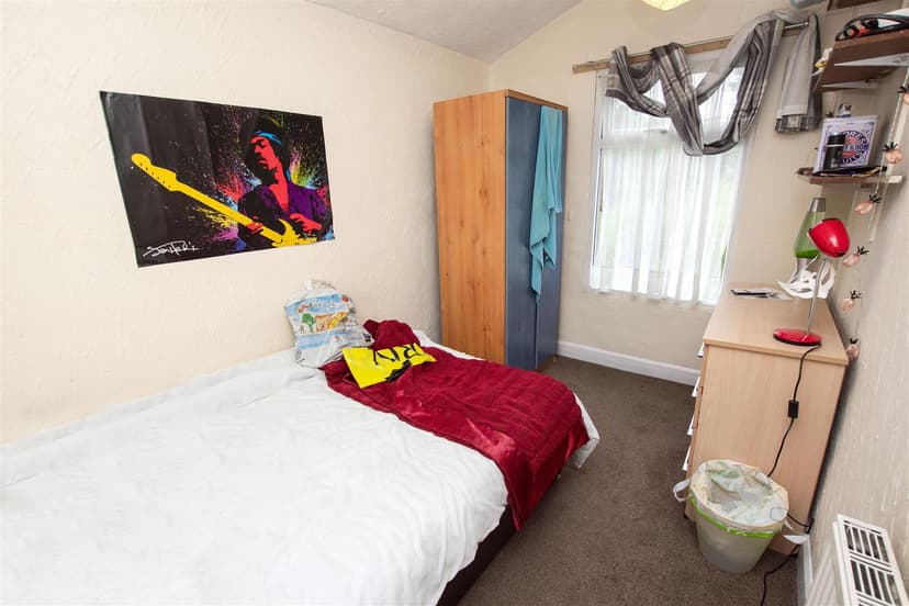 253, Warwards Lane - Image 5