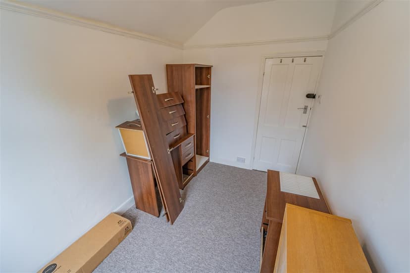 143, Warwards Lane - Image 3