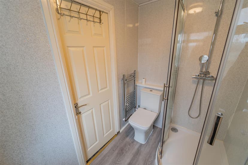 143, Warwards Lane - Image 1