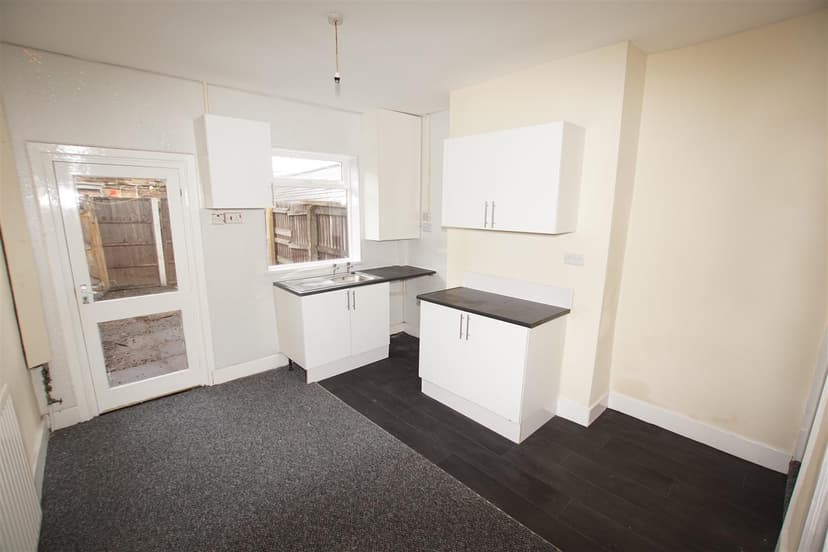 5, Tiverton Road - Image 5