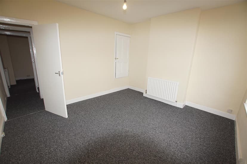 5, Tiverton Road - Image 4