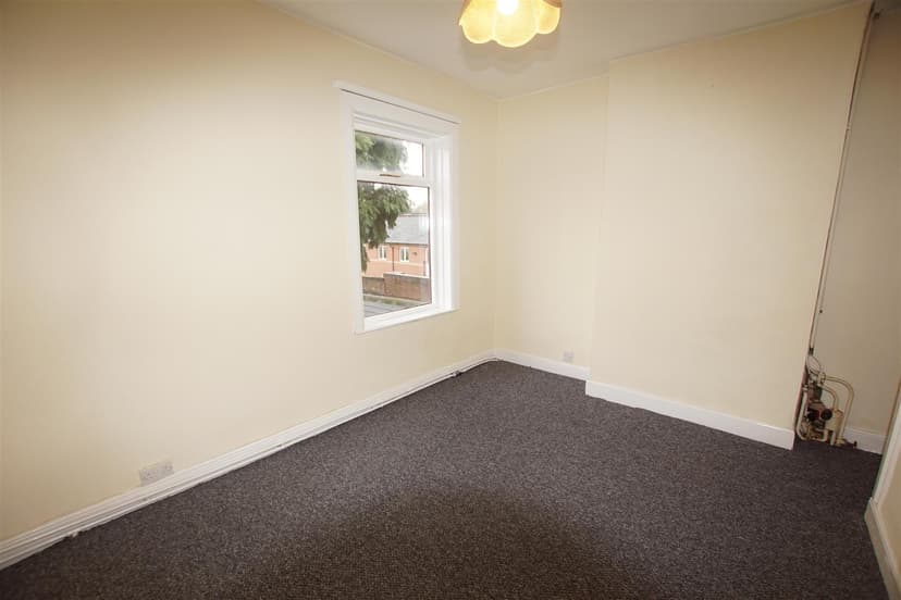 5, Tiverton Road - Image 3
