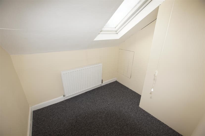 5, Tiverton Road - Image 2