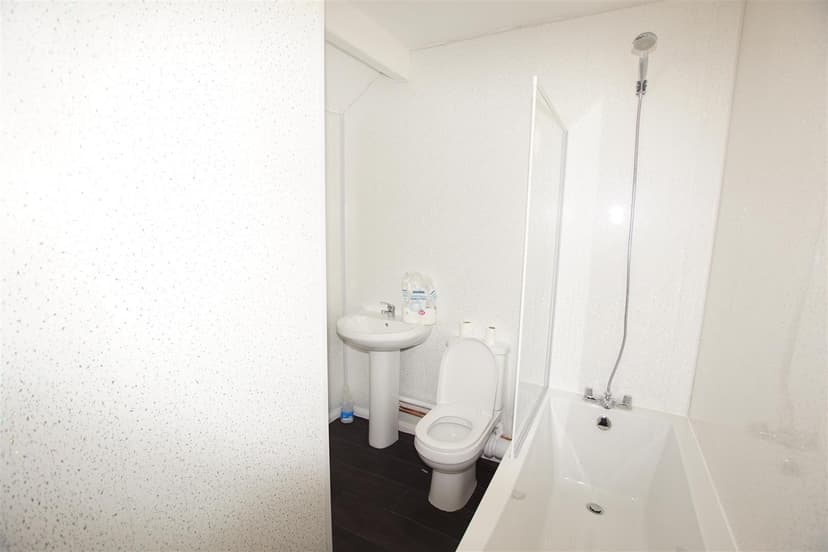 5, Tiverton Road - Image 1