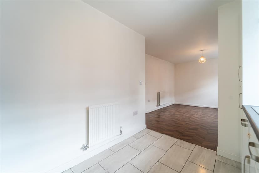 Apartment 10, Knightwood Court, Tanners Way - Image 12