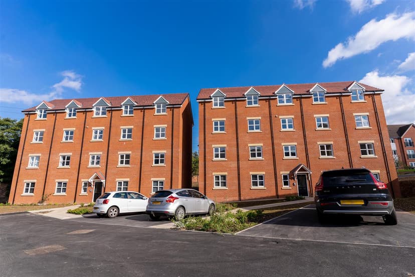 Flat 3, Heroes Drive - Image 11