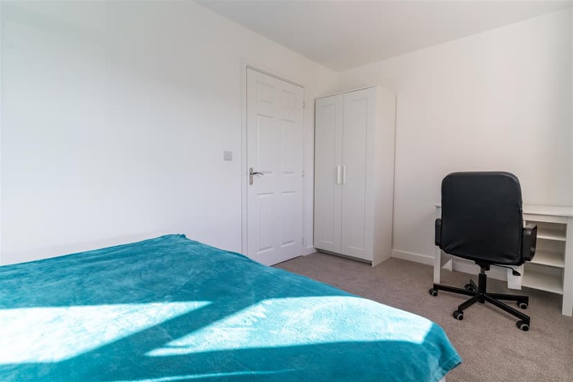 Flat 3, Heroes Drive - Image 6