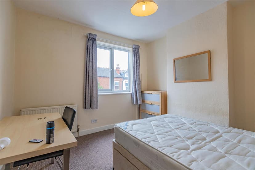 15, Gleave Road - Image 7