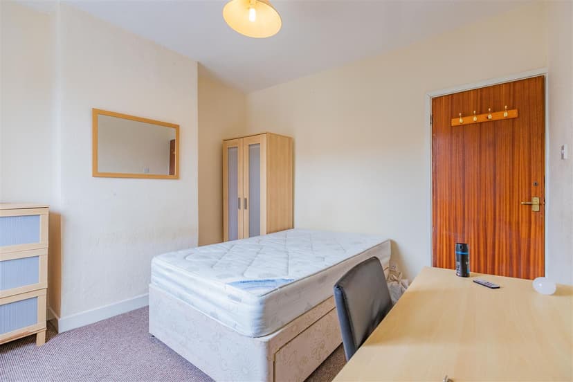 15, Gleave Road - Image 6