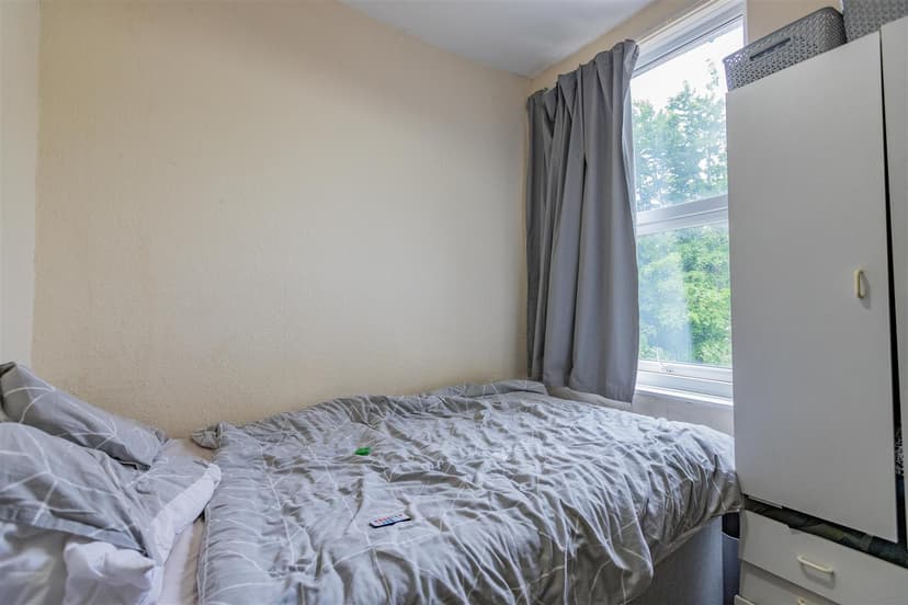 15, Gleave Road - Image 5