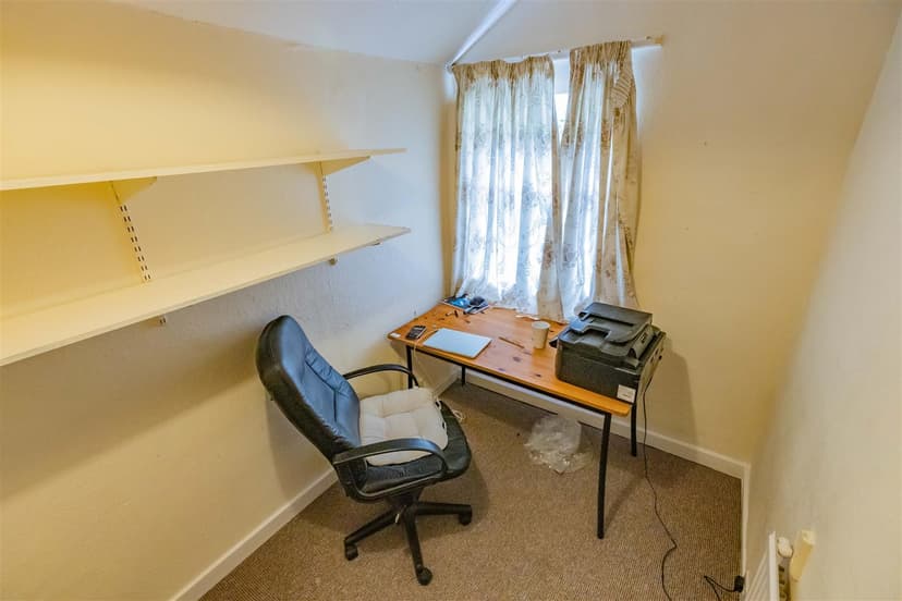 15, Gleave Road - Image 4