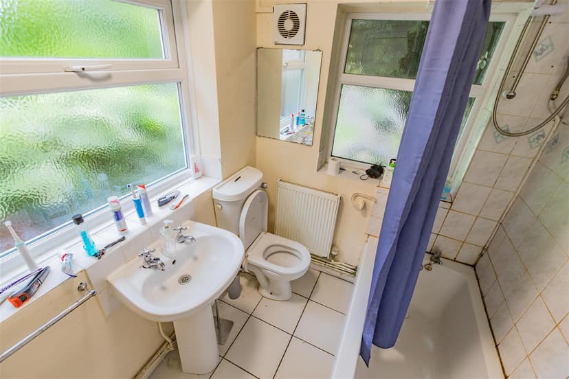 15, Gleave Road - Image 1