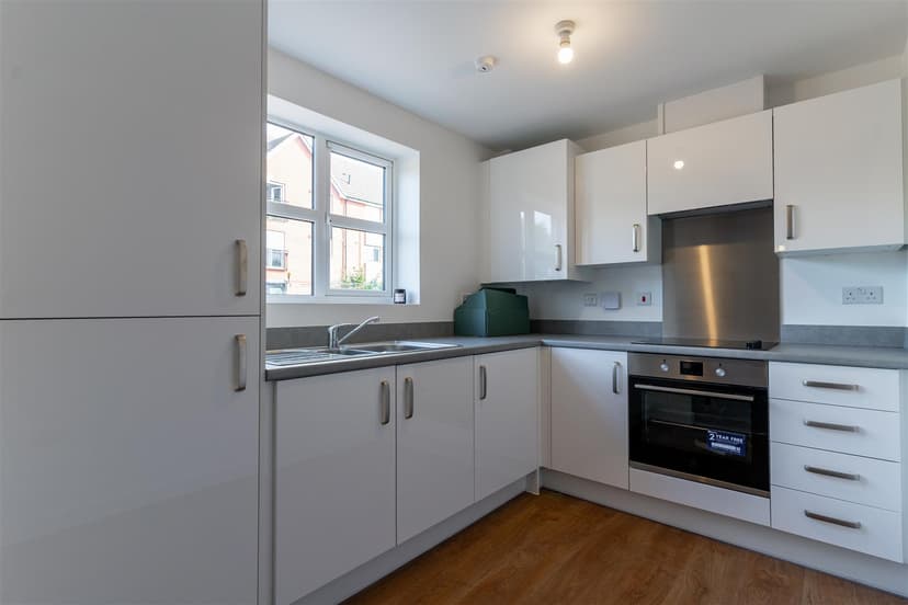 Flat 4, Heroes Drive - Image 8