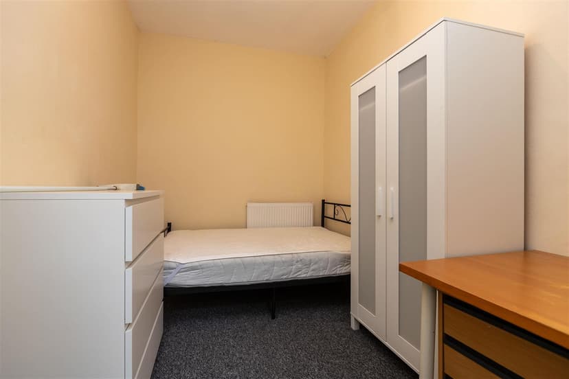 142, Raddlebarn Road - Image 8