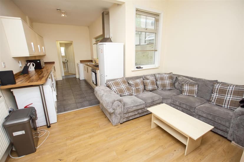 261, Heeley Road - Image 11