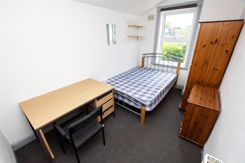 82, Teignmouth Road - Image 4