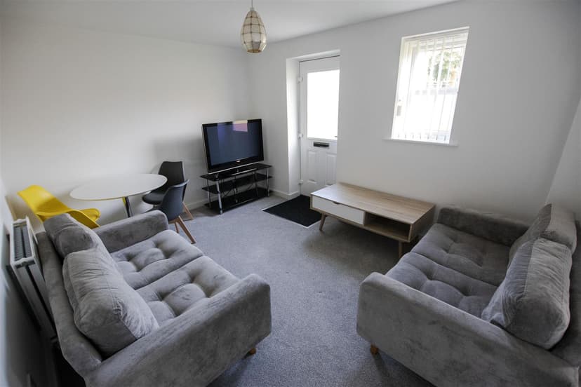 Apartment 8, Bowthorpe Court, Escelie Way - Image 6