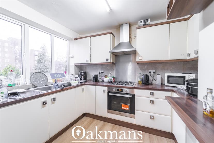 16, East Drive - Image 17