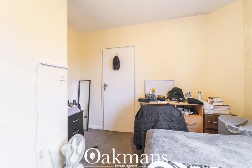 16, East Drive - Image 10